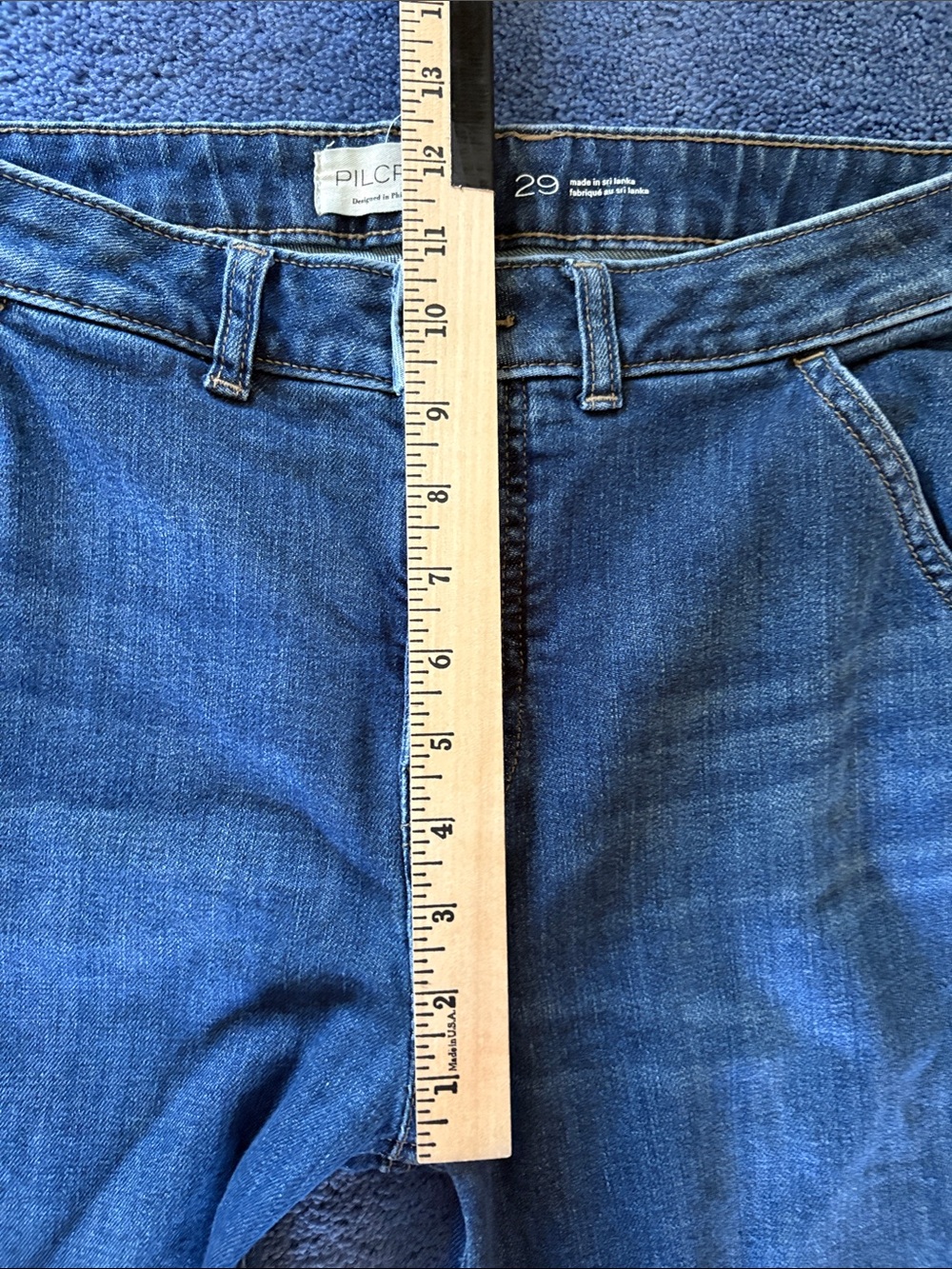 Pilcro Straight-Leg Jeans in Blue with Rolled Cuffs - Picture 5 of 9